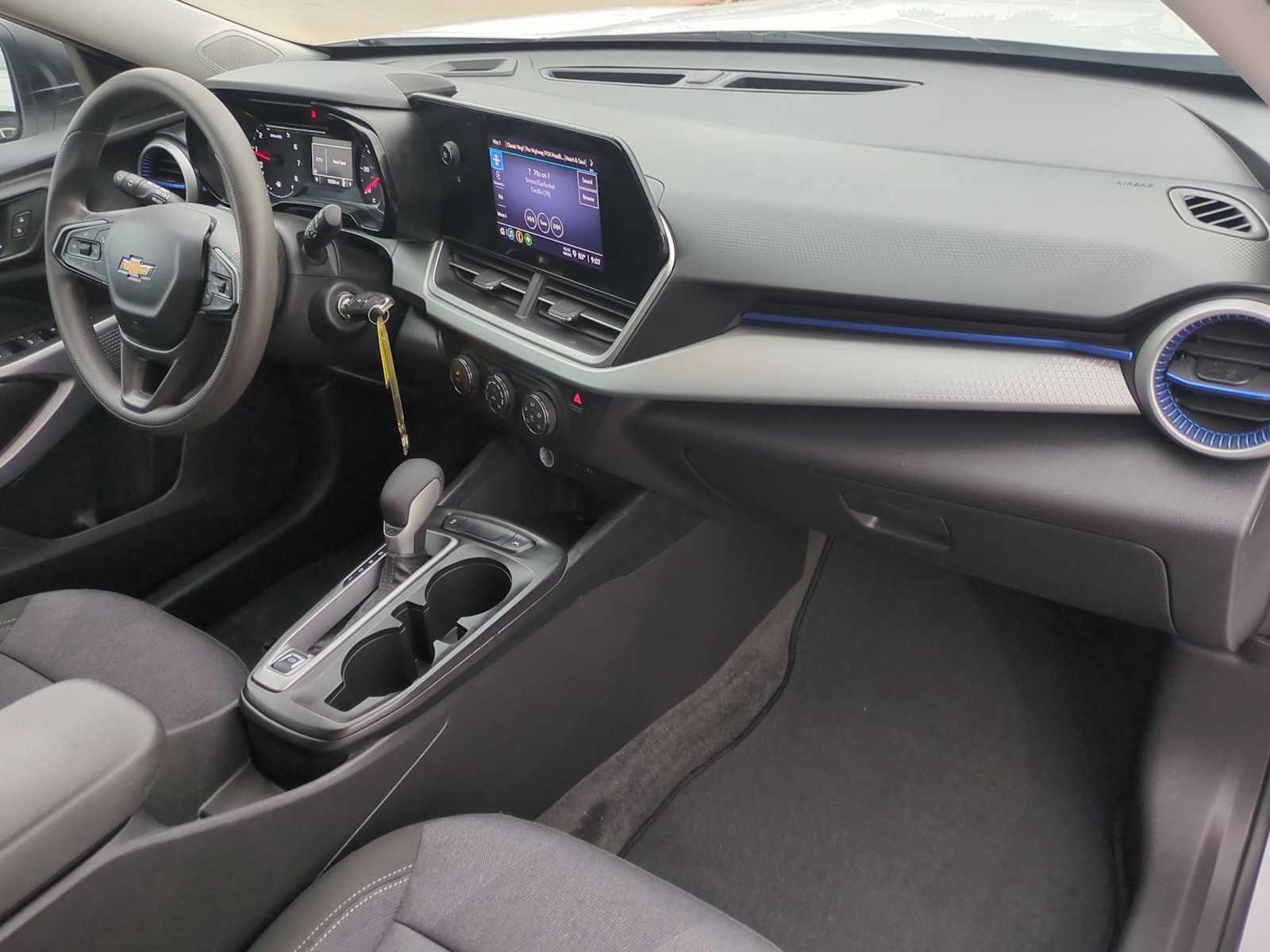 Used 2025 Chevrolet Trax LS w/ Driver Confidence Package FWD image 26