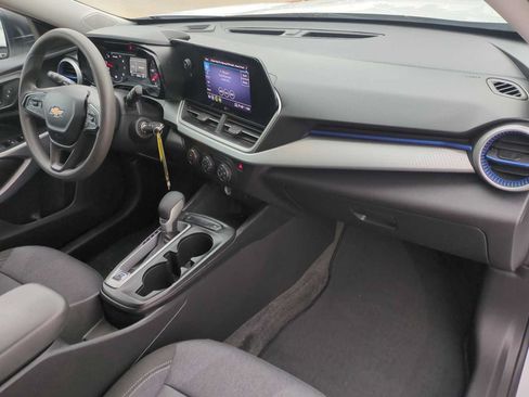 Used 2025 Chevrolet Trax LS w/ Driver Confidence Package FWD image 26