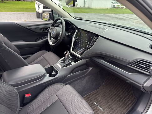 Used 2025 Subaru Outback Premium w/ Popular Package #1A AWD/4WD image 29