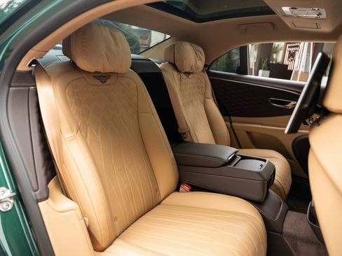 Used 2023 Bentley Flying Spur W12 image 54