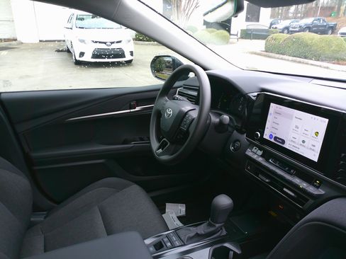 Used 2026 Toyota Camry LE image 65