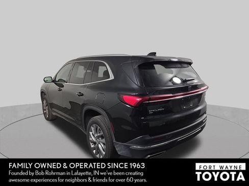 Used 2025 Buick Enclave Preferred AWD/4WD image 9