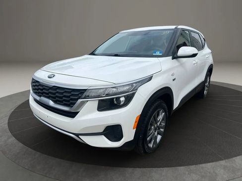 Used 2021 Kia Seltos LX AWD/4WD image 1