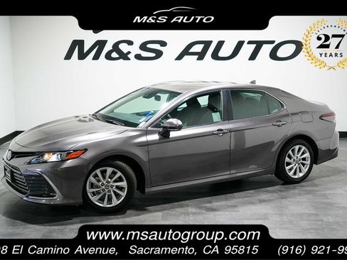 Used 2024 Toyota Camry LE w/ Convenience Package FWD image 1