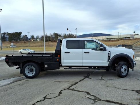 New 2025 Ford F450 XL w/ XL Chrome Package image 4