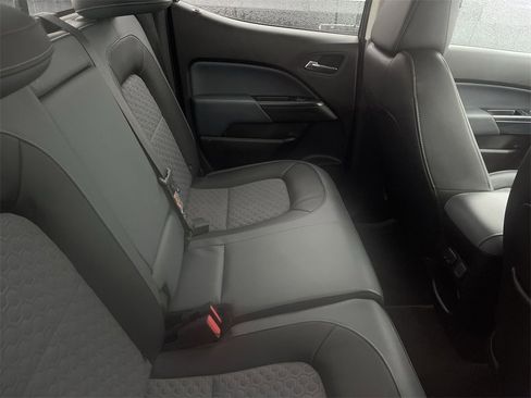 Used 2017 Chevrolet Colorado Z71 image 5