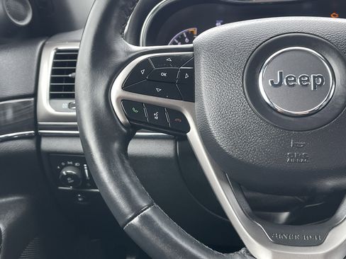 Used 2019 Jeep Grand Cherokee Limited w/ Luxury Group II image 18