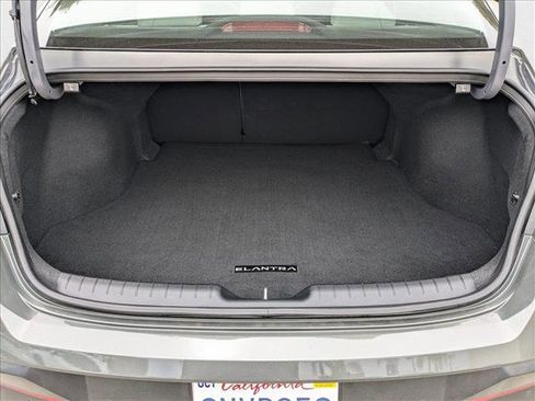 Used 2024 Hyundai Elantra Limited image 6