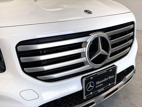Used 2025 Mercedes-Benz GLB 250 4MATIC image 29