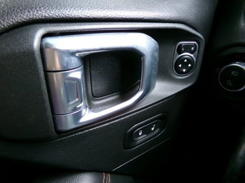 Used 2021 Jeep Gladiator Mojave image 24