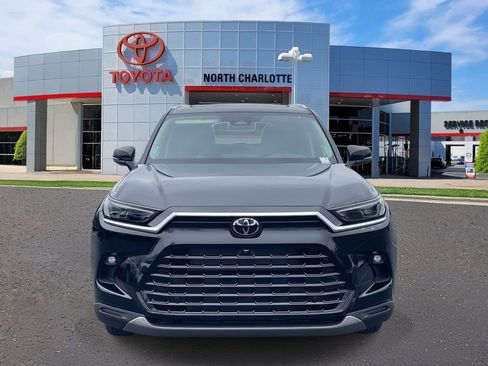 New 2026 Toyota Grand Highlander Platinum image 3