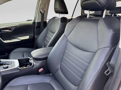 Used 2025 Toyota RAV4 XLE Premium AWD/4WD image 7