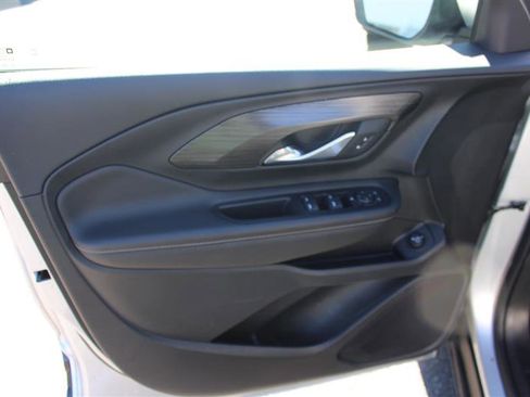 Used 2022 GMC Terrain SLE w/ Driver Convenience Package image 12