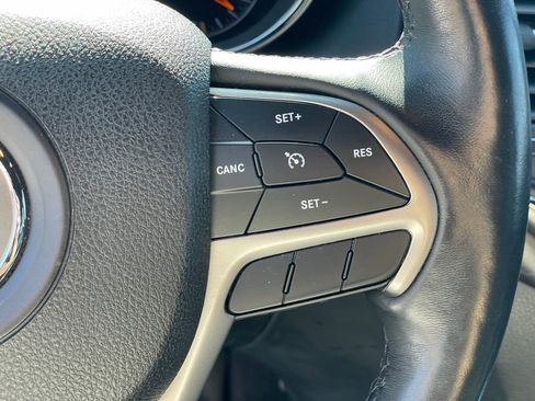 Used 2018 Jeep Grand Cherokee Altitude image 16