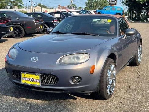 Used 2006 MAZDA MX-5 Miata Grand Touring w/ Premium Pkg RWD image 2