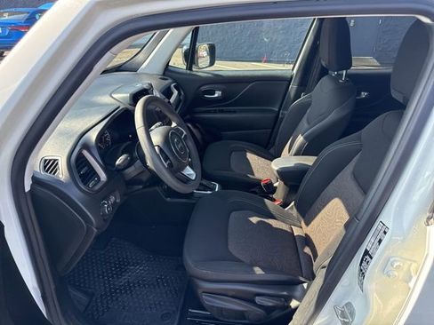 Used 2023 Jeep Renegade Latitude image 12