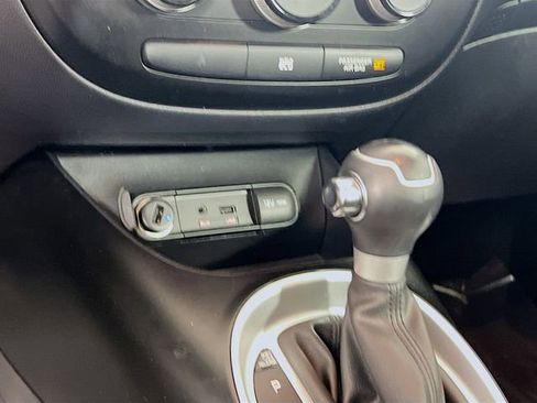 Used 2015 Kia Soul FWD image 13