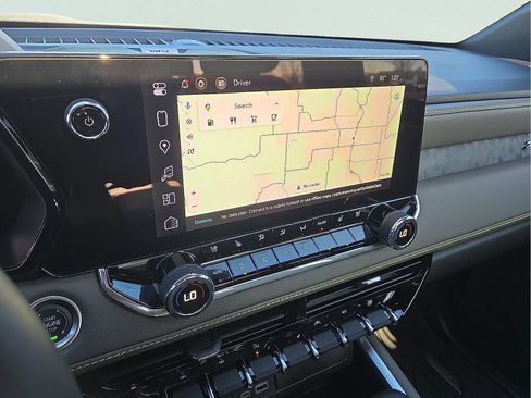 Used 2024 Chevrolet Colorado ZR2 w/ ZR2 Convenience Package III image 16