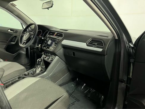 Used 2021 Volkswagen Tiguan S image 26