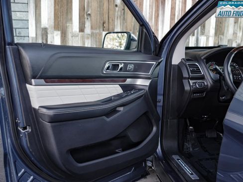 Used 2019 Ford Explorer Platinum image 10