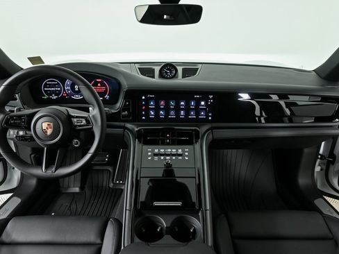 New 2025 Porsche Panamera image 19