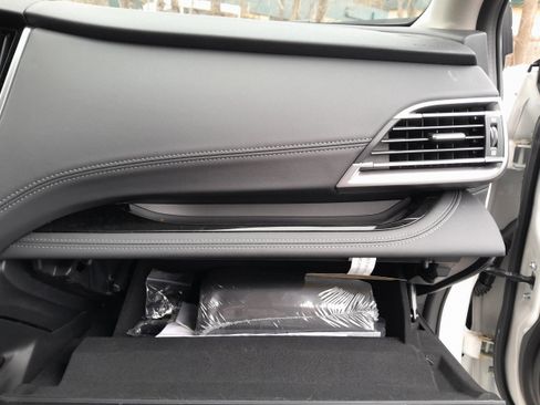 Certified 2025 Subaru Legacy Limited image 37