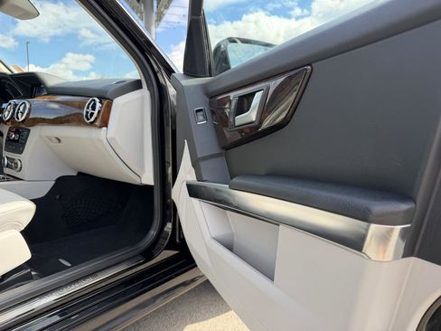 Used 2013 Mercedes-Benz GLK 350 4MATIC image 18