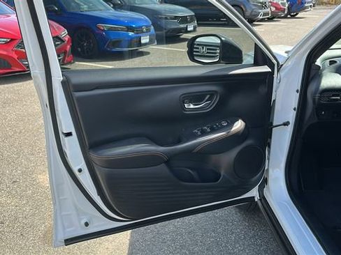 Used 2023 Honda HR-V Sport image 8