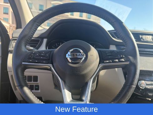 Used 2017 Nissan Rogue Sport SL w/ SL Premium Package image 12