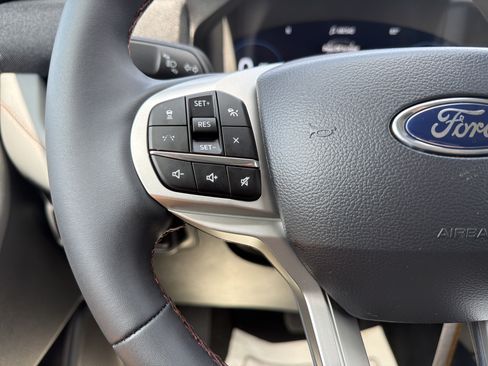 New 2026 Ford Explorer Active AWD/4WD image 19