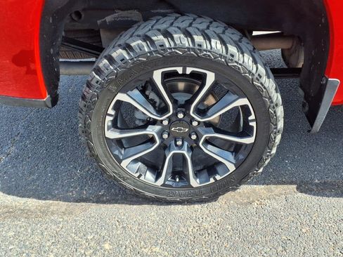 Used 2021 Chevrolet Silverado 1500 LT Trail Boss w/ Convenience Package II image 30