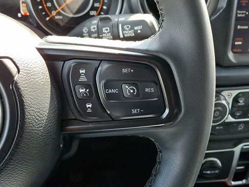 Used 2023 Jeep Wrangler Unlimited Sport AWD/4WD image 23