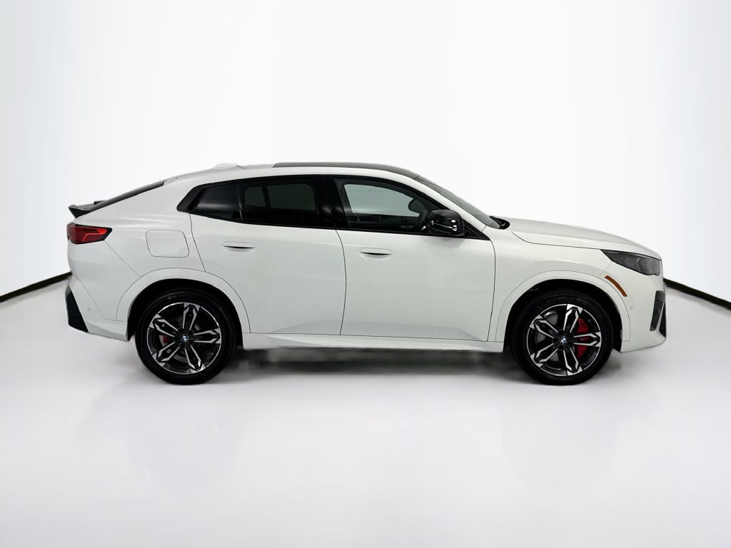 Certified 2026 BMW X2 xDrive28i w/ Technology Package AWD/4WD image 4