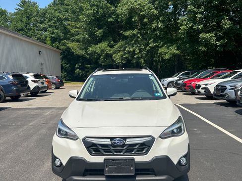 Used 2021 Subaru Crosstrek 2.5i Limited w/ Moonroof Package 1 AWD/4WD image 2