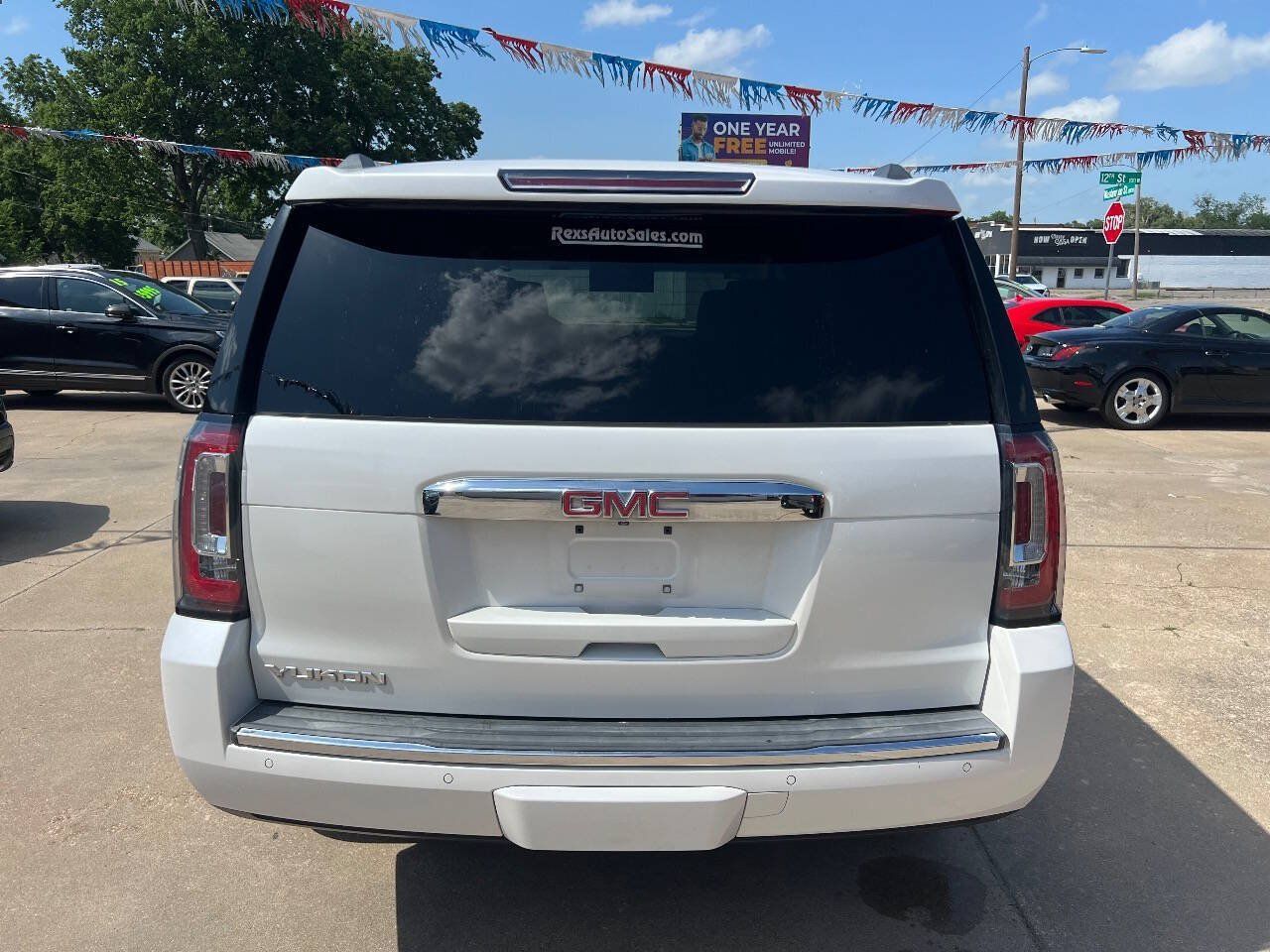 Used 2017 GMC Yukon Denali w/ Open Road Package AWD/4WD image 5