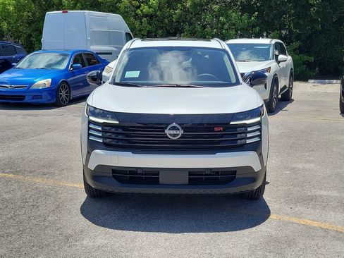 New 2026 Nissan Kicks SR AWD/4WD image 2