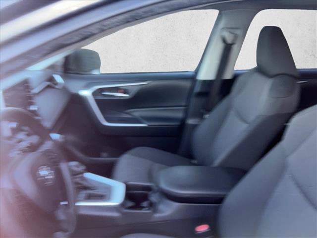 Used 2019 Toyota RAV4 XLE w/ Convenience Package FWD image 28
