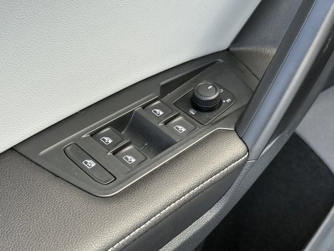 Used 2024 Volkswagen Tiguan S image 17