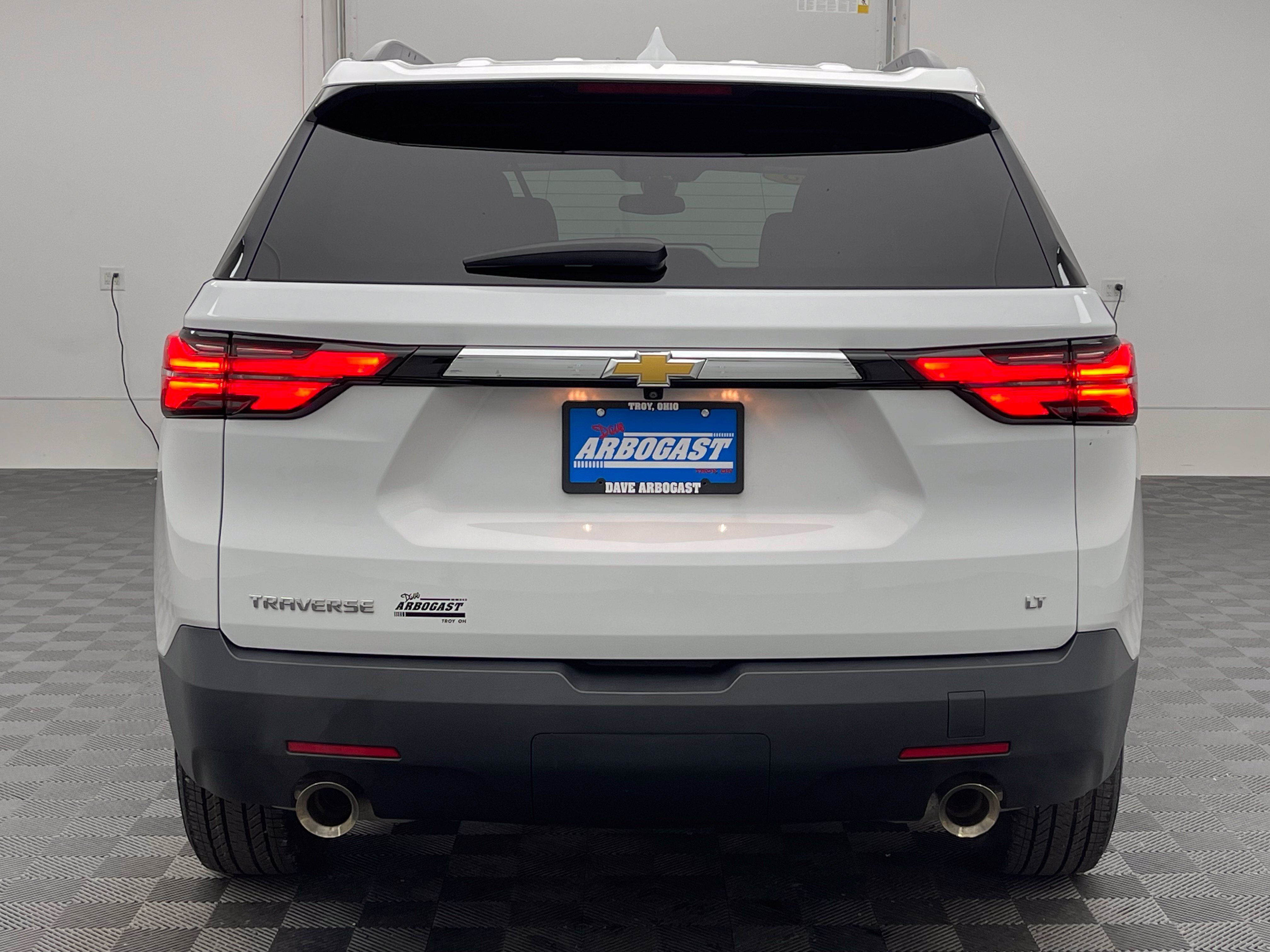 Used 2023 Chevrolet Traverse LT FWD image 8