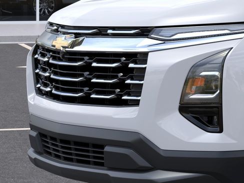 New 2026 Chevrolet Equinox LT w/ Safety and Technology Package FWD image 13