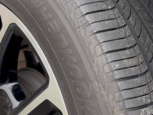 Used 2021 Chevrolet Tahoe RST w/ Luxury Package image 5