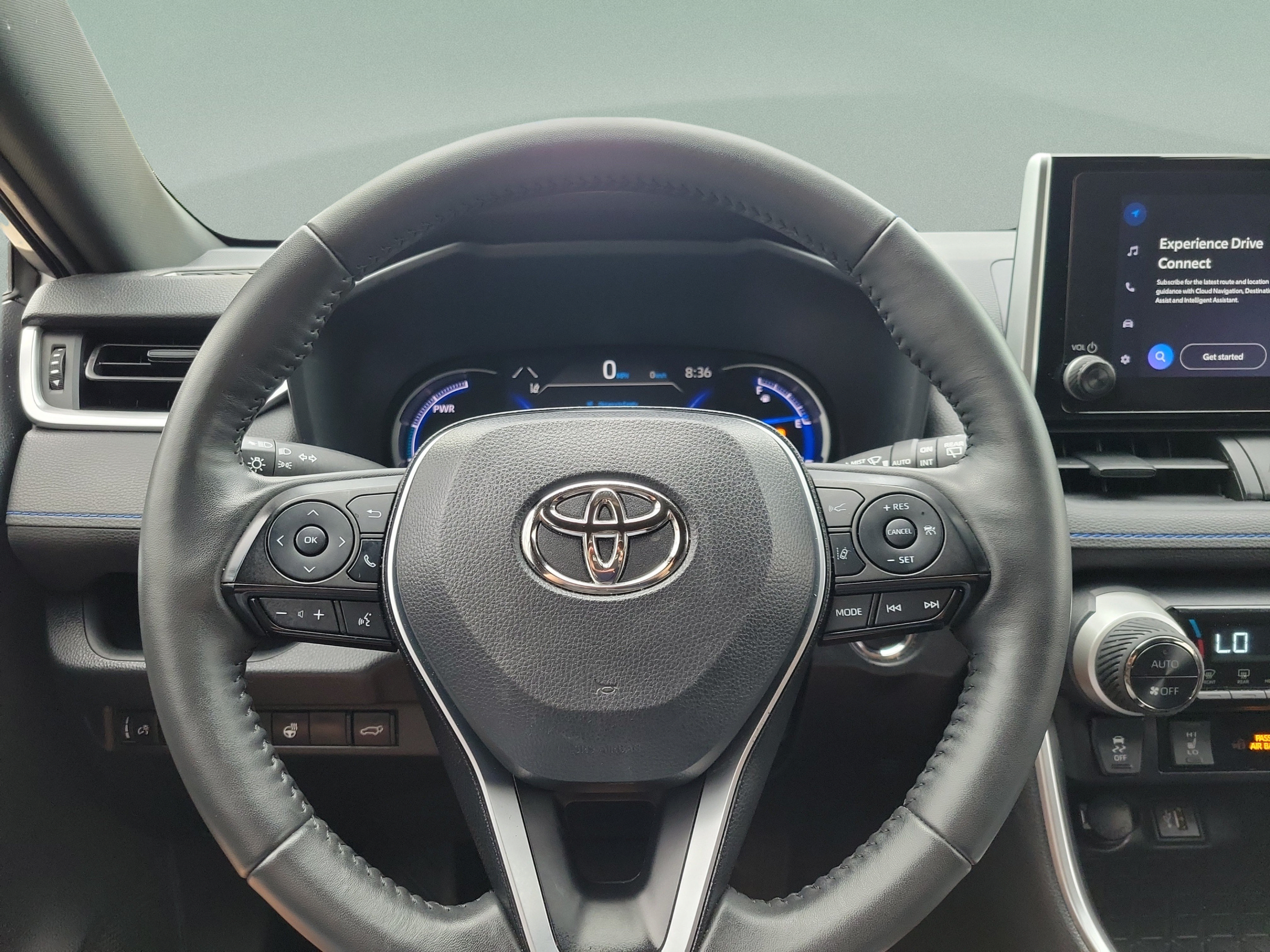 Used 2024 Toyota RAV4 SE w/ Convenience Package AWD/4WD image 12
