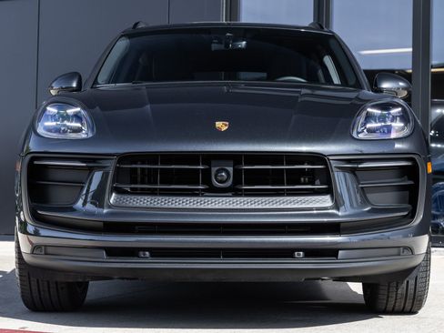 New 2026 Porsche Macan image 8