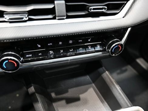 New 2026 Chevrolet Equinox LT w/ Convenience Package II image 17