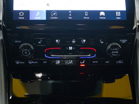 Used 2023 Jeep Grand Cherokee L Overland image 21