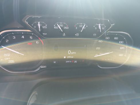 Used 2020 GMC Sierra 1500 Elevation w/ Elevation Value Package AWD/4WD image 5