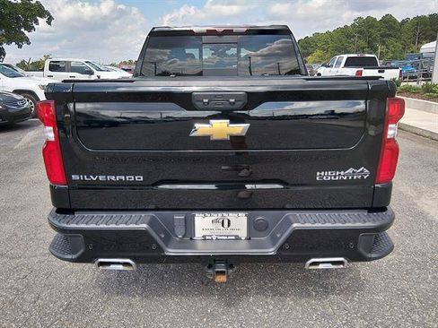 Used 2022 Chevrolet Silverado 1500 High Country w/ High Country Premium Package AWD/4WD image 4