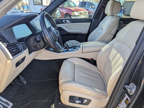 Used 2021 BMW X5 M50i w/ Premium Package image 20