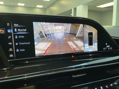 Used 2021 Cadillac Escalade Sport Platinum image 32