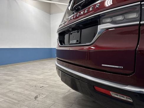 Used 2022 Jeep Grand Wagoneer Series II image 41